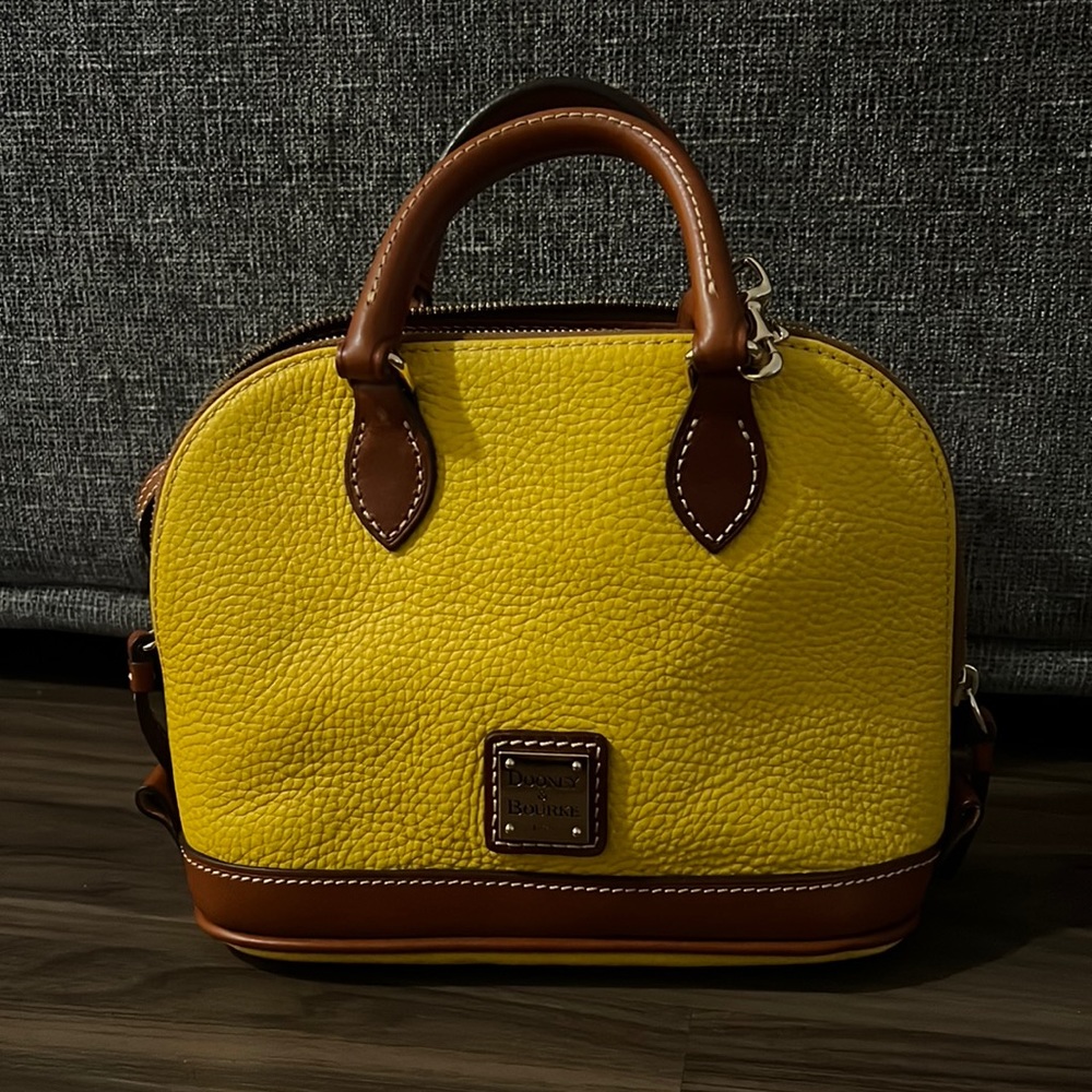 Brand New Never Worn Dooney & Bourne satchel crossbody